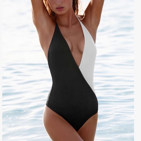 Victoria's Secret Other - Victoria’s Secret Plunge One-piece swim